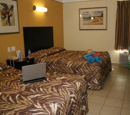 Island Inn - South Padre Island Beach