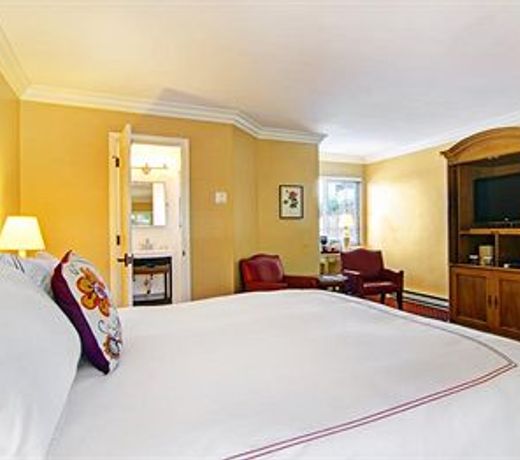 Candle Light Inn