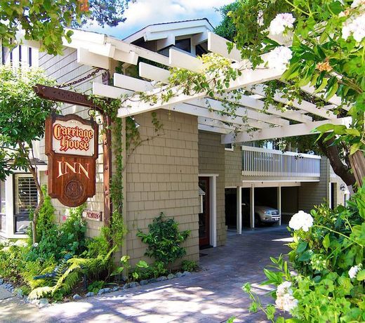 Carriage House Inn