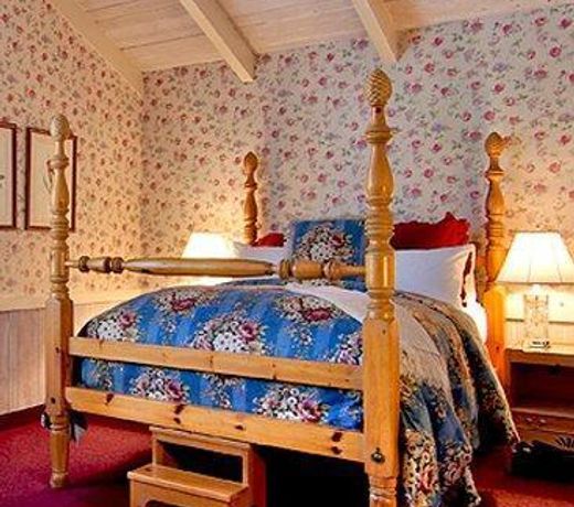 Carriage House Inn