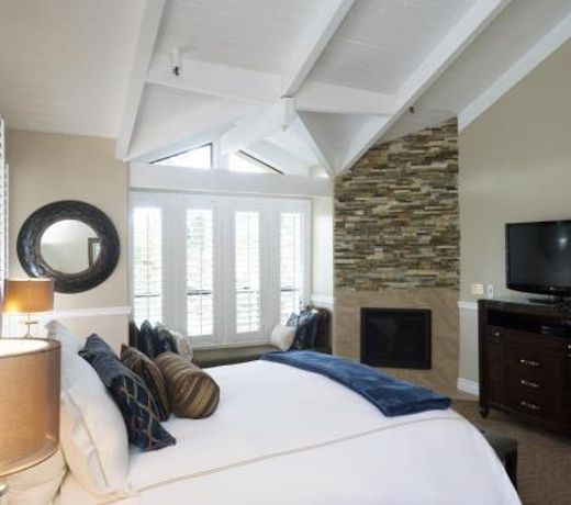 Carriage House Inn