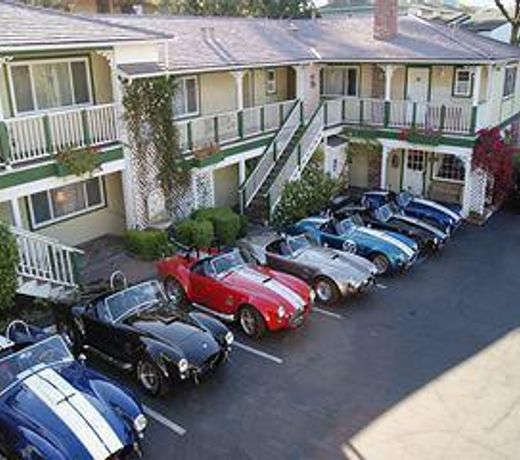 Carmel Inn & Suites