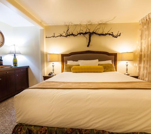 The Vendange Carmel Inn & Suites