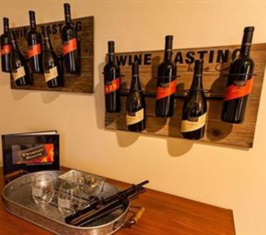 The Vendange Carmel Inn & Suites