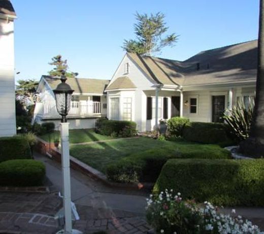 The Colonial Terrace