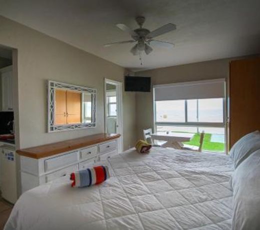 Shore View Hotel
