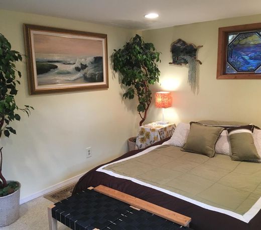 Cottage Lake Bed and Breakfast