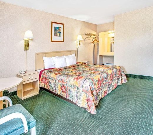 Days Inn by Wyndham Arlington/Washington DC