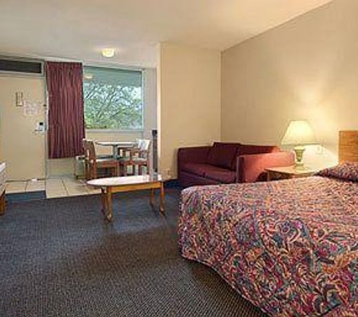 Days Inn by Wyndham Arlington Pentagon