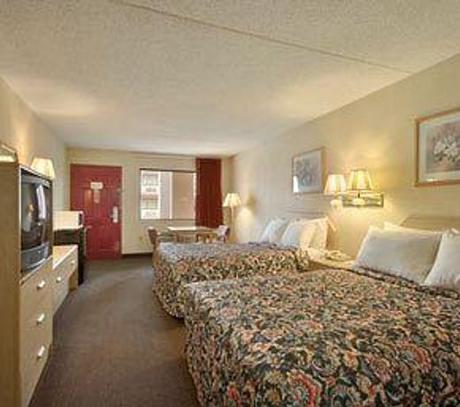 Days Inn & Suites by Wyndham Bentonville