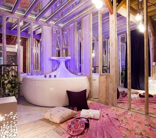 Albescent Poolvilla
