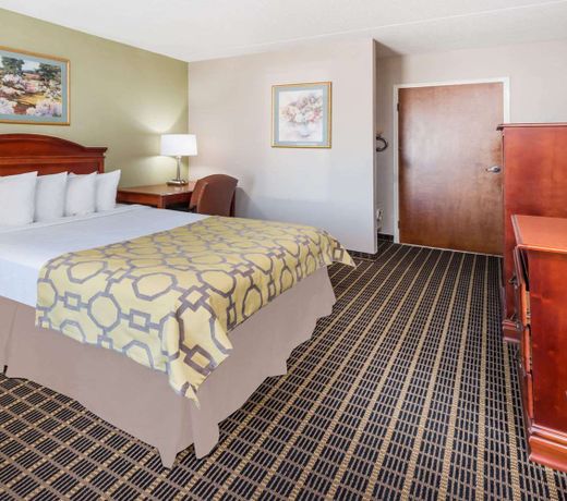 Baymont by Wyndham Clarksville Northeast