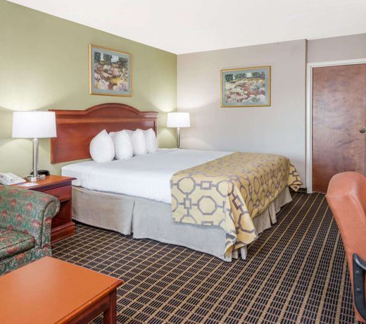 Baymont by Wyndham Clarksville Northeast