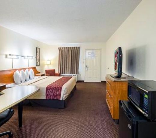 Red Roof Inn Clarksville