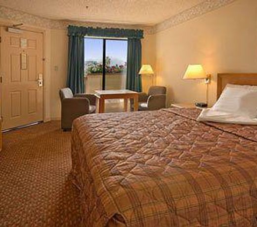 Days Inn by Wyndham San Francisco S/Oyster Point Airport