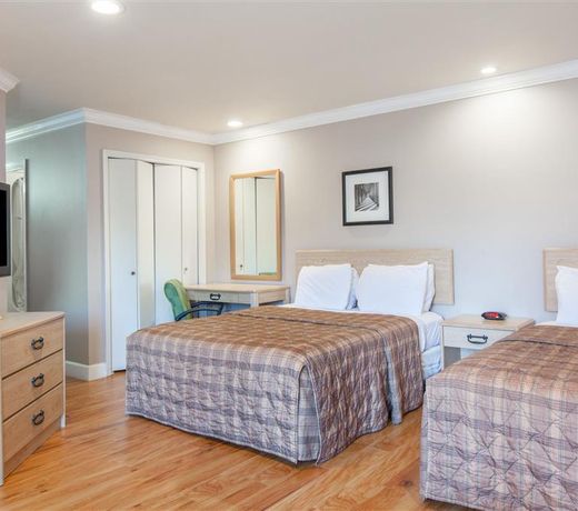 Days Inn by Wyndham San Francisco S/Oyster Point Airport