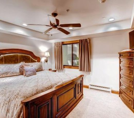 Lion Square Lodge