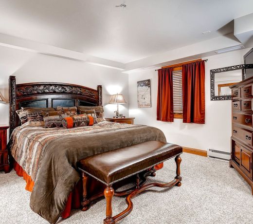Lion Square Lodge