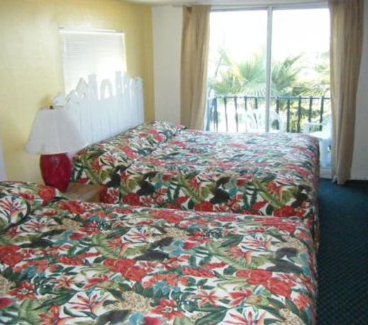 Sun Deck Inn & Suites