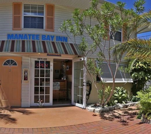 Manatee Bay Inn