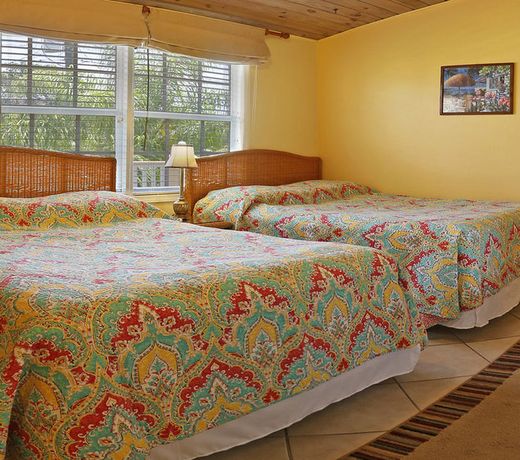 Manatee Bay Inn