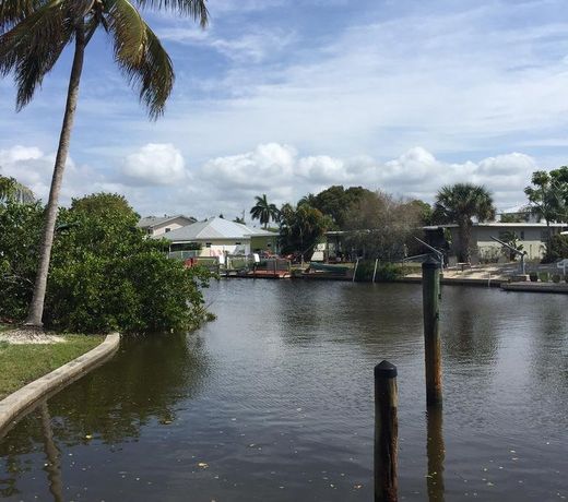 Hidden Harbor Suites