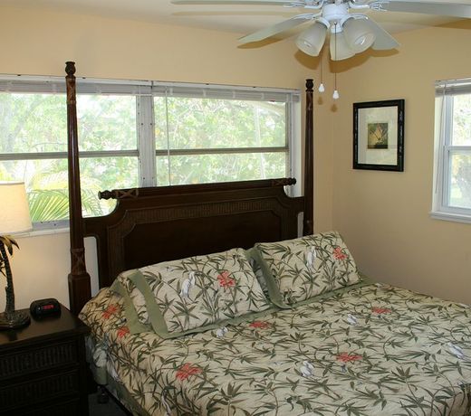 Hidden Harbor Suites