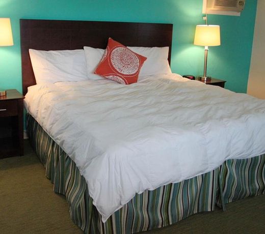 Carousel Beach Inn