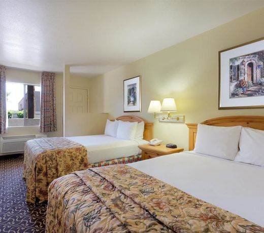 Days Inn Suites