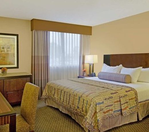 Embassy Suites Phoenix - Tempe