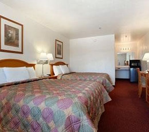 Super 8 by Wyndham Tempe/ASU/Airport