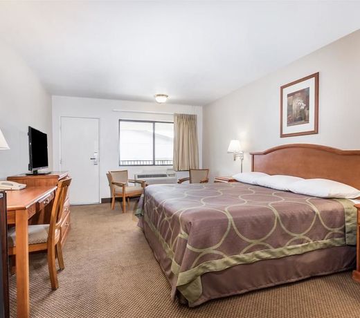 Super 8 by Wyndham Tempe/ASU/Airport