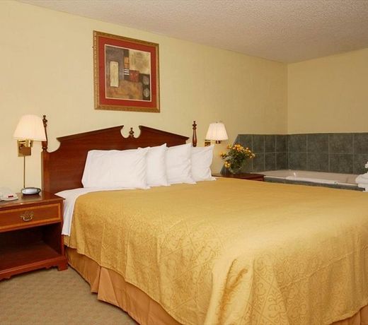 QUALITY INN AIRPORT