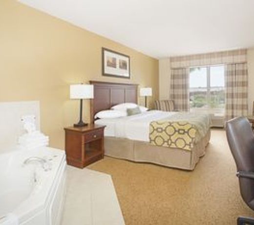 Comfort Inn & Suites Tempe Phoenix Sky Harbor Airport