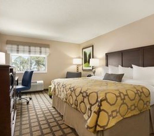 Comfort Inn & Suites Tempe Phoenix Sky Harbor Airport