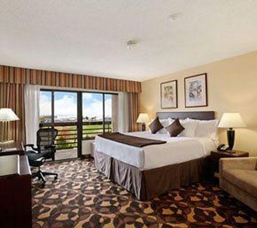 Ramada Hotel and Suites Englewood/Denver South
