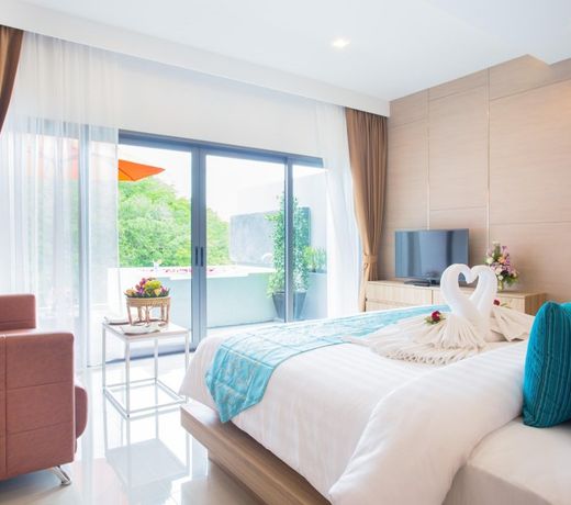 Patong Bay Hill Resort - SHA Extra Plus