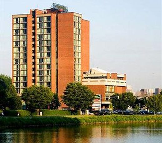Courtyard by Marriott Boston Cambridge