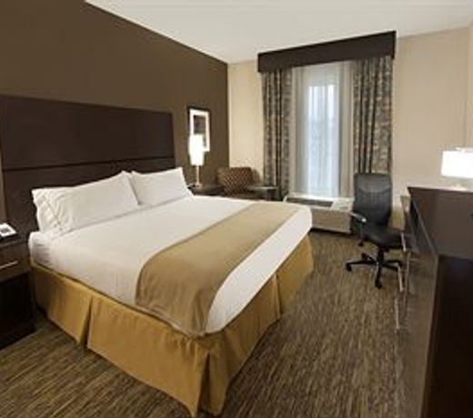 Holiday Inn Express Fredericksburg - Southpoint, an IHG Hotel