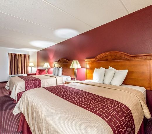 Red Roof Inn & Suites Pigeon Forge Parkway