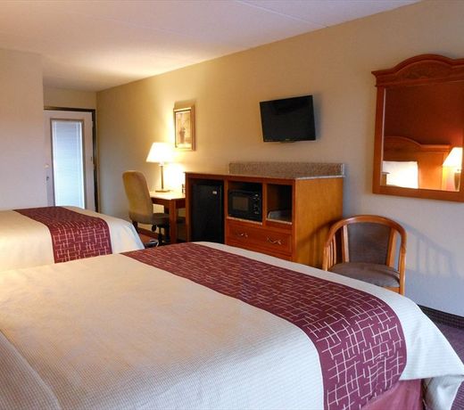 Red Roof Inn & Suites Pigeon Forge Parkway