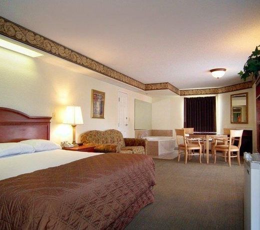 Country Inn & Suites by Radisson, Pigeon Forge South, TN