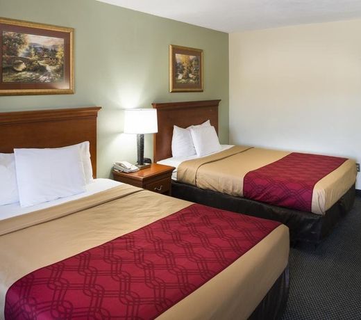 Holiday Inn & Suites Pigeon Forge Convention Center, an IHG Hotel