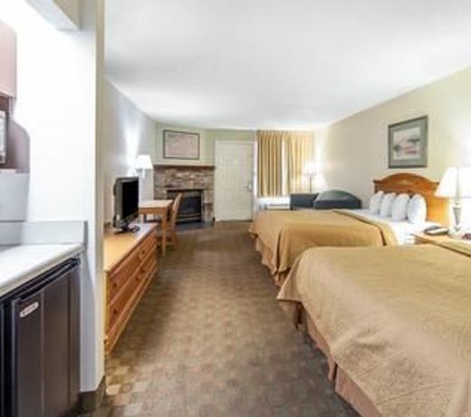 Quality Inn & Suites at Dollywood Lane