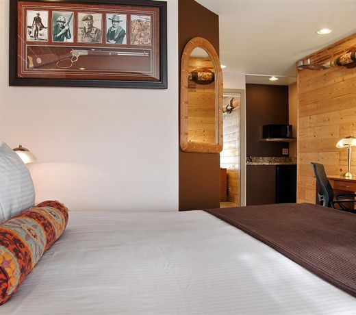 Best Western Plus Hollywood Hills Hotel