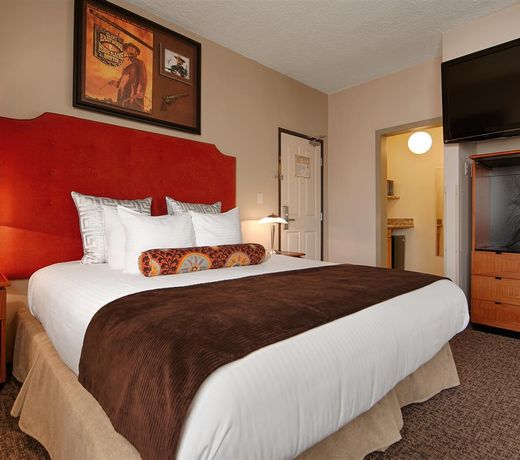 Best Western Plus Hollywood Hills Hotel