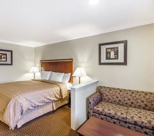 Econo Lodge Inn & Suites Mesa