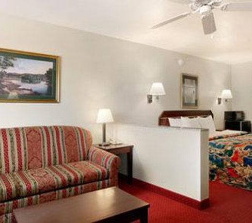 Quality Inn & Suites near Downtown Mesa