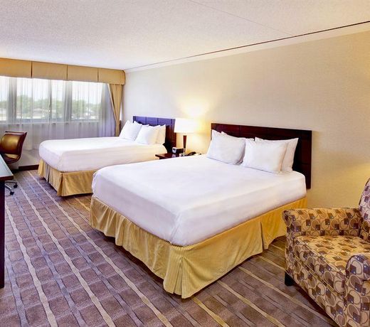 RADISSON AT STAR PLAZA