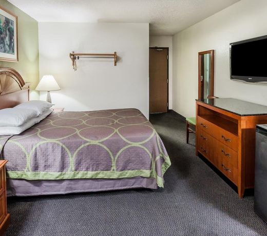 Super 8 by Wyndham Merrillville